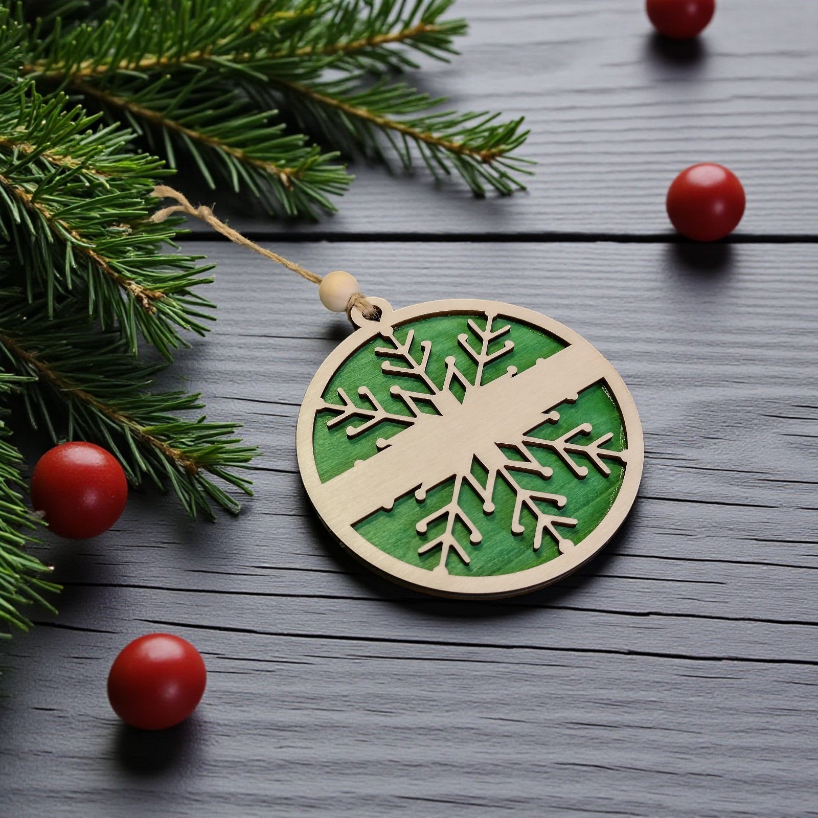 Green snowflake ornament with wooden nameplate – personalised handmade Christmas decoration by CraftRay Gifts