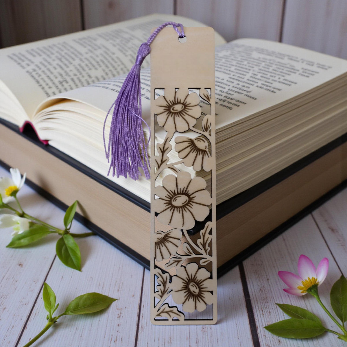 Personalized Wooden Bookmark with Tassel, Laser-Cut Daisy Floral Bookmark, Book Lover Gift, Teacher Appreciation Gift, Custom Name Bookmark - product photo 2