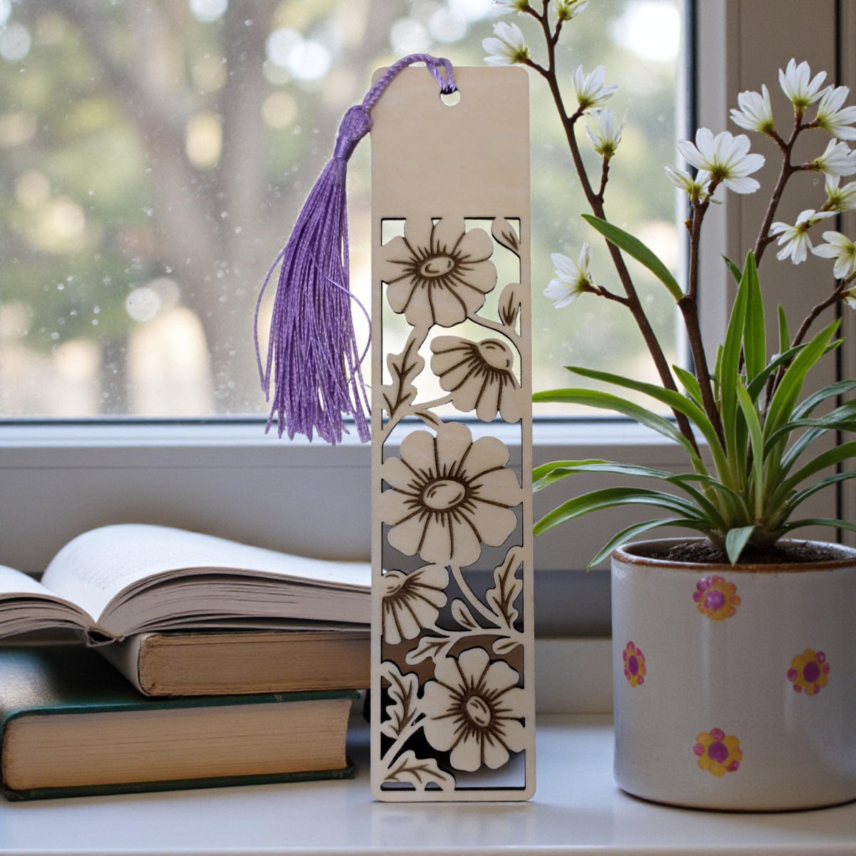 Personalized Wooden Bookmark with Tassel, Laser-Cut Daisy Floral Bookmark, Book Lover Gift, Teacher Appreciation Gift, Custom Name Bookmark - product photo 3