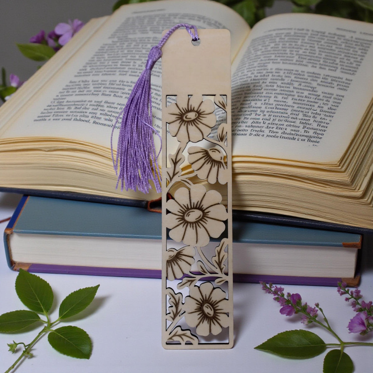 Personalized Wooden Bookmark with Tassel, Laser-Cut Daisy Floral Bookmark, Book Lover Gift, Teacher Appreciation Gift, Custom Name Bookmark